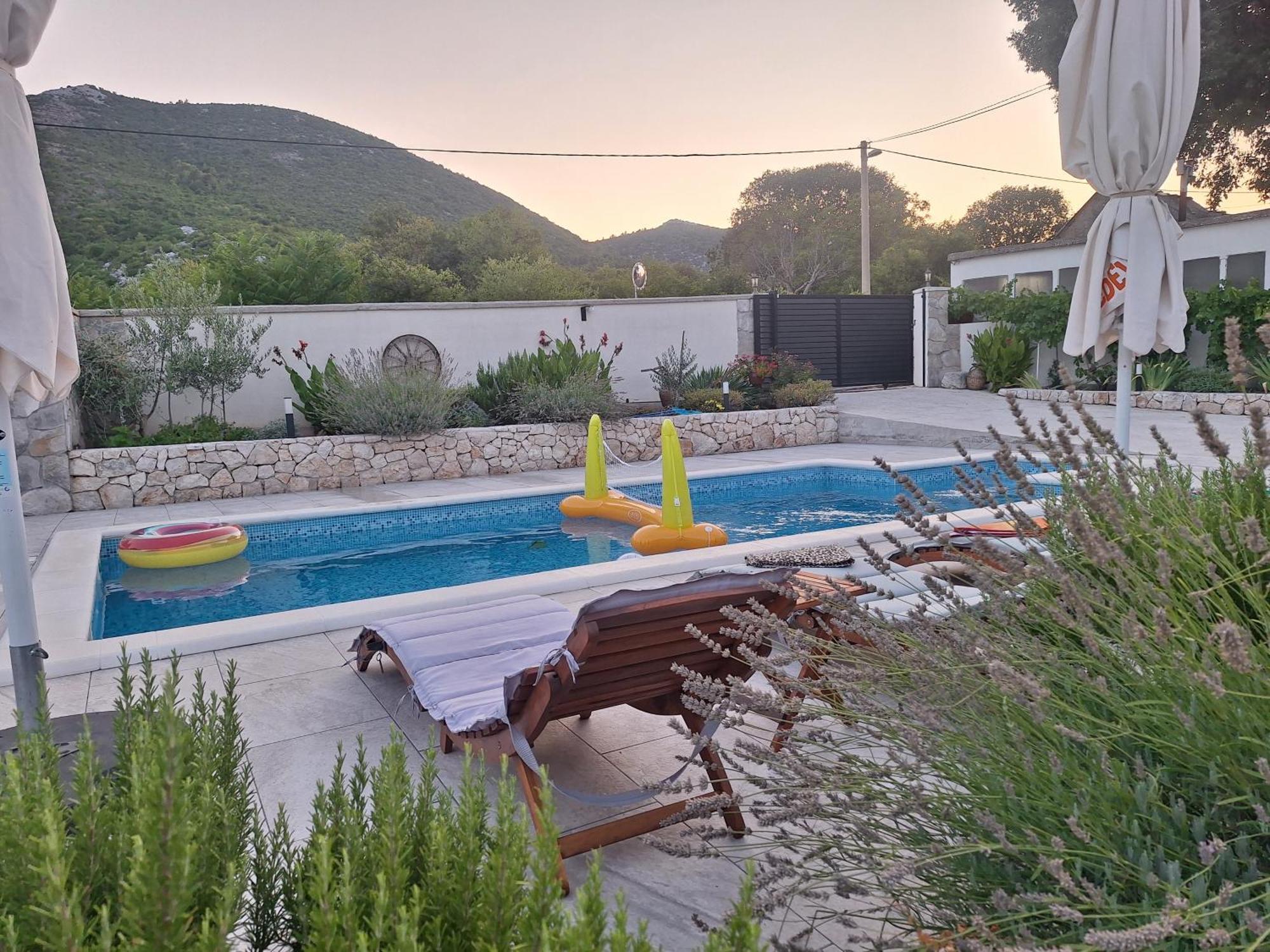 Holiday House Daisy Prapatnica Exteriér fotografie
